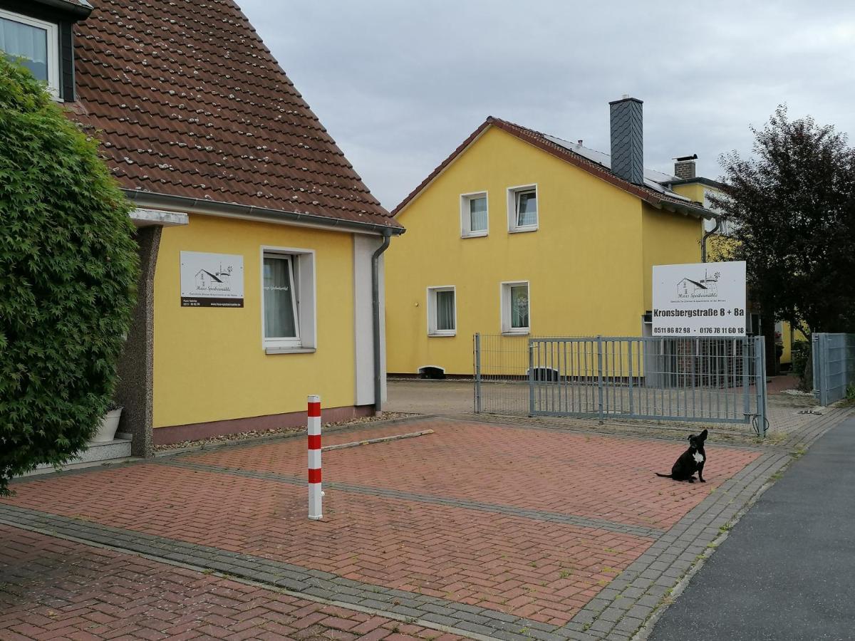 Haus Sperbermuehle Hotel Laatzen Exterior photo